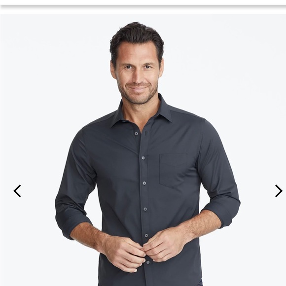 Untuckit XL button downs - Picture 2 of 5